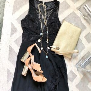 EUC Marchiano Black Long Lace V Neck Dress Size 4